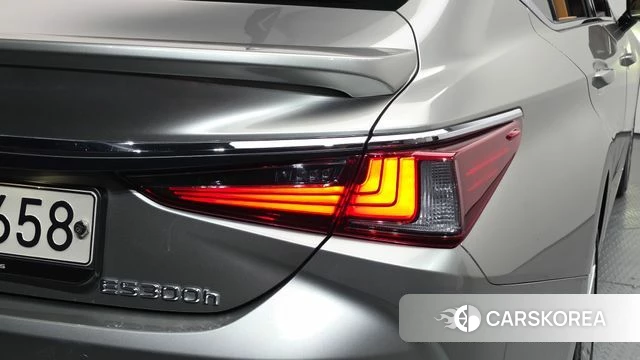 Lexus ES300h 7th generation id 4696737 из Кореи 15