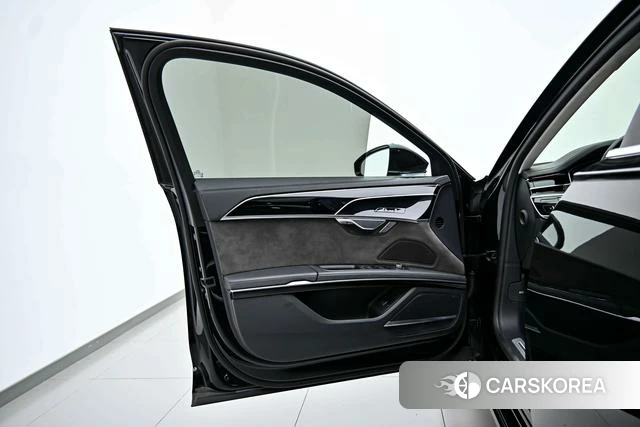 Audi A8 PHEV id 4341660 из Китая 15