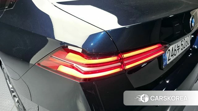 BMW 5 Series (G60) id 4280676 из Кореи 15