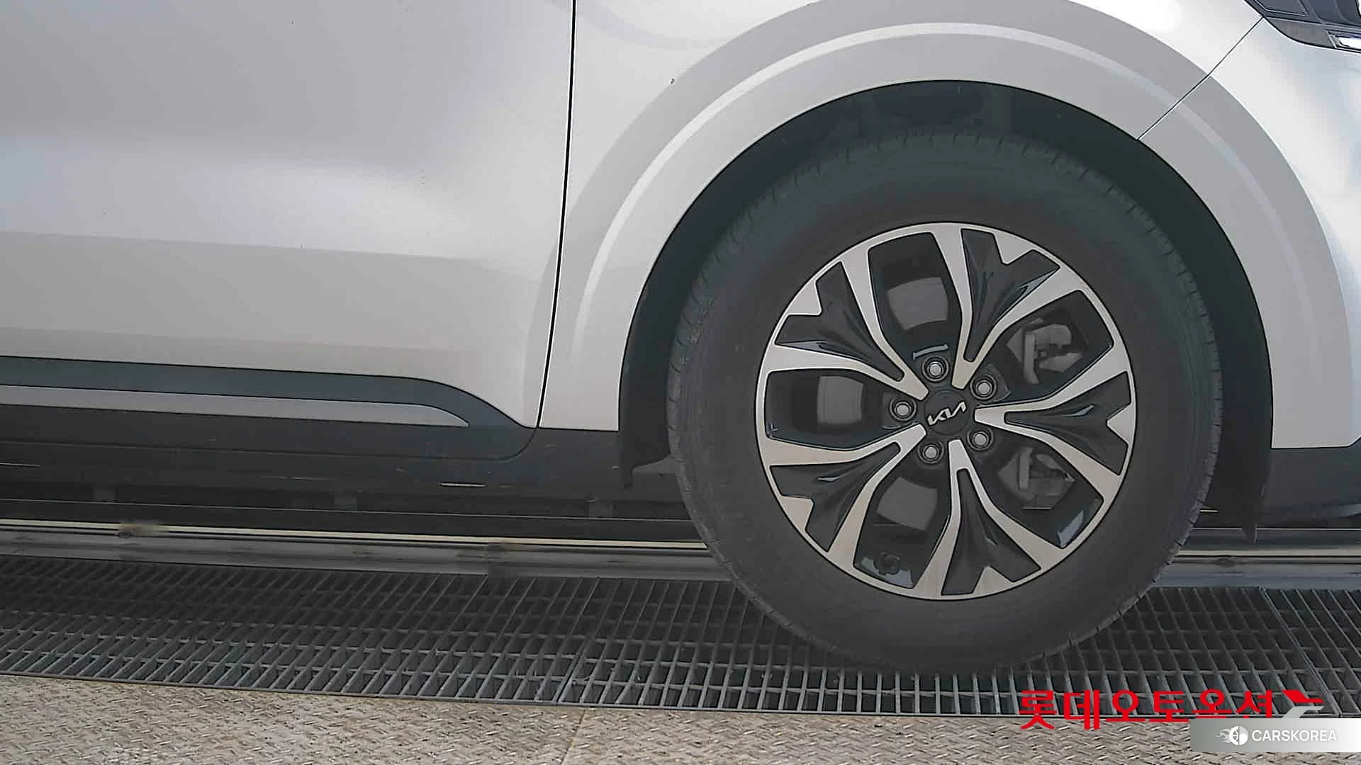 Kia Carnival id 3882126 из Кореи 15