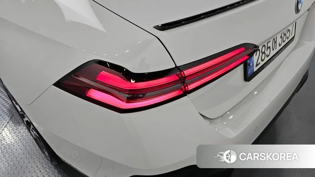 BMW 5 Series (G60) id 4194216 из Кореи 15