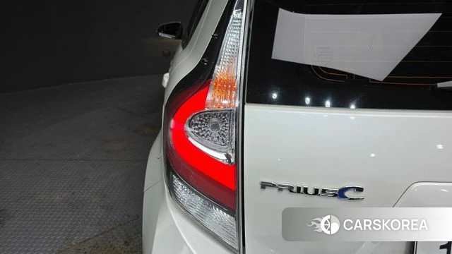 Toyota Prius C id 4232749 из Кореи 15