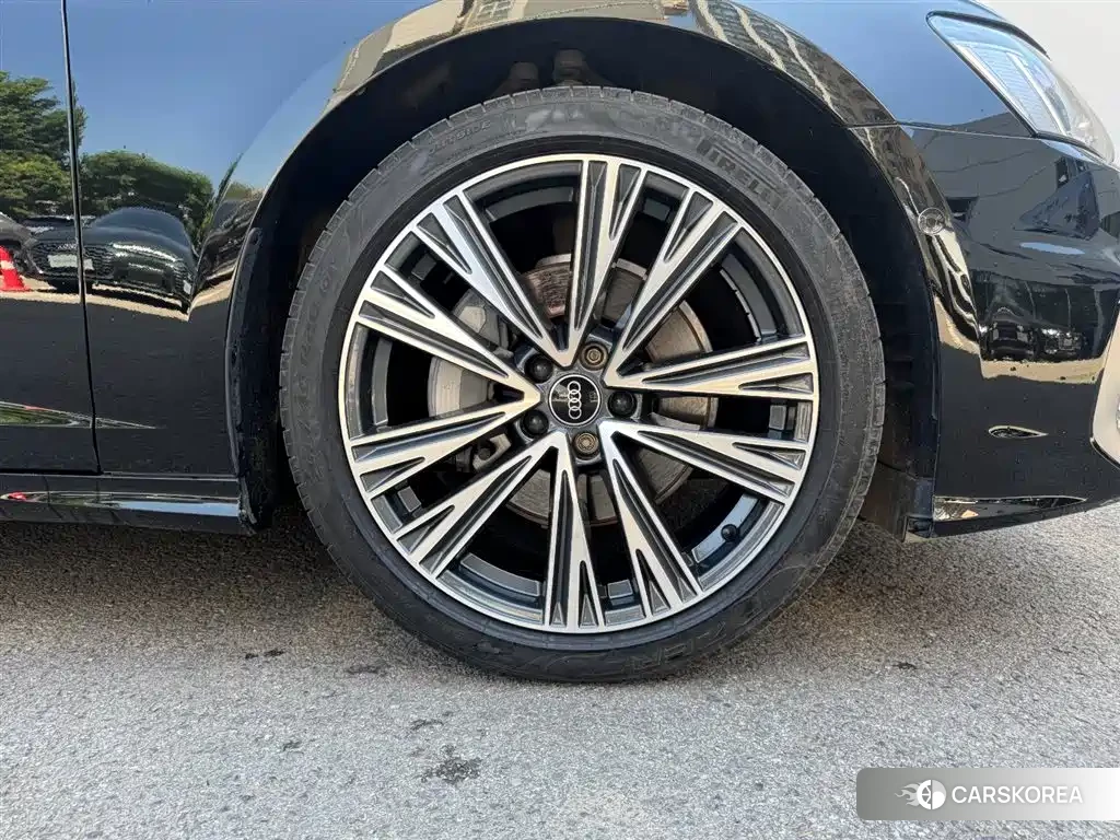 Audi A6L id 4546562 из Китая 15