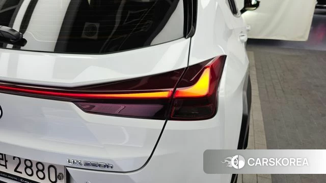 Lexus UX250h id 4542448 из Кореи 15