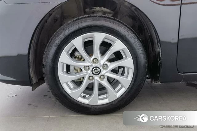 Nissan Xuan Yi id 4253676 из Китая 15