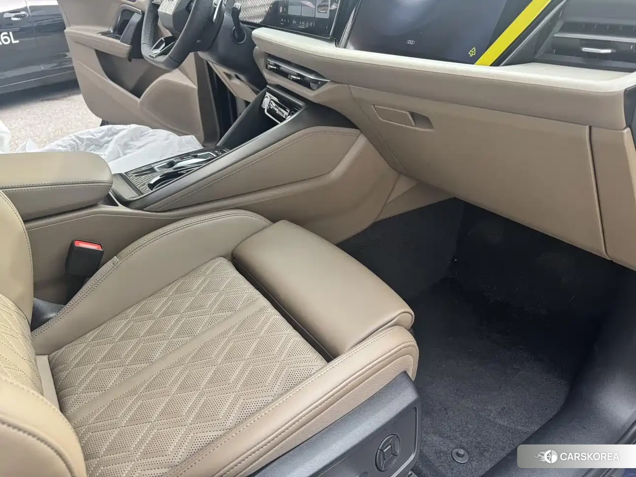 Audi Q5L id 4599570 из Китая 15