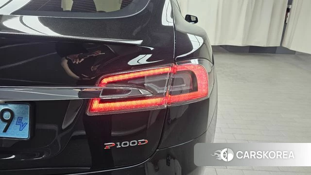 Tesla Model S id 4551624 из Кореи 15