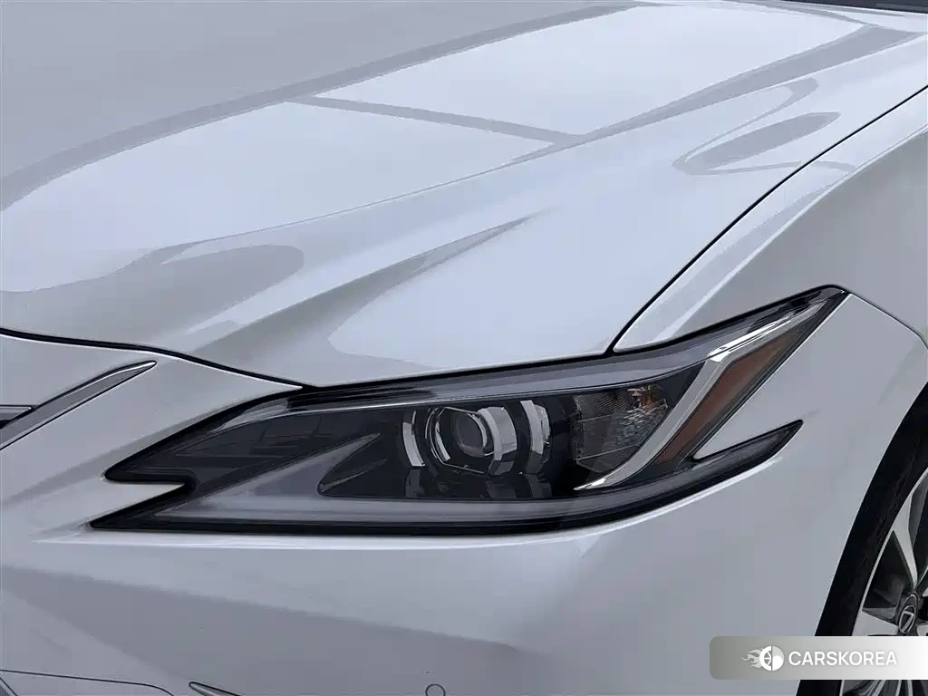 Lexus ES id 4589090 из Китая 15