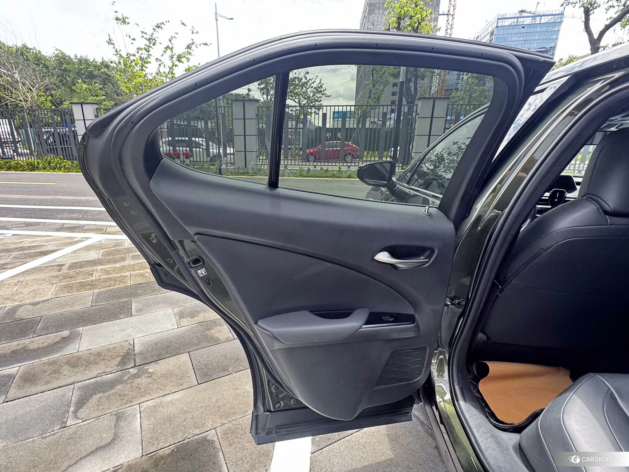 Lexus UX EV id 4468014 из Китая 15