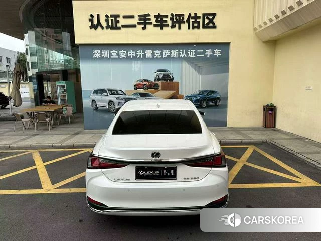 Lexus ES id 4353824 из Китая 15