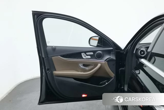 Mercedes-Benz E-class id 4210682 из Китая 15