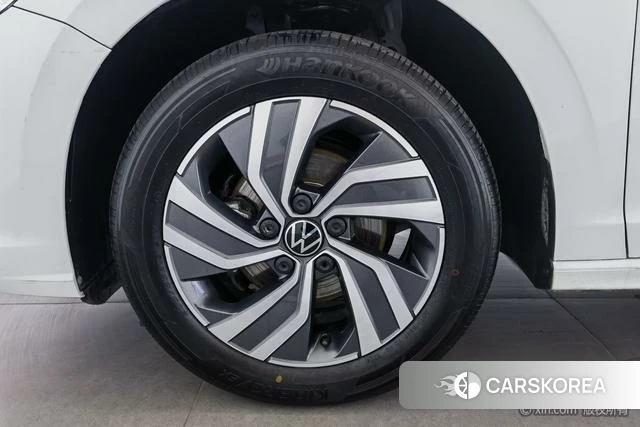 Volkswagen Bora id 4258512 из Китая 15