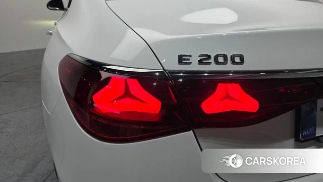 Mercedes-Benz E-Class W214 id 4602278 из Кореи 15
