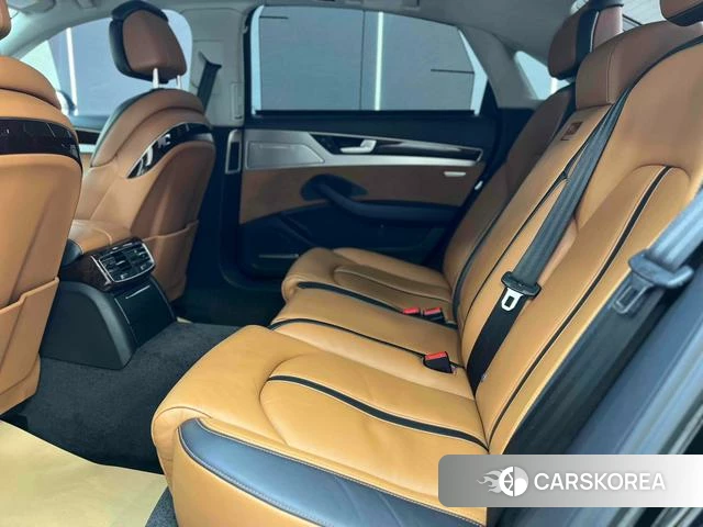 Audi A8 id 4208393 из Китая 15