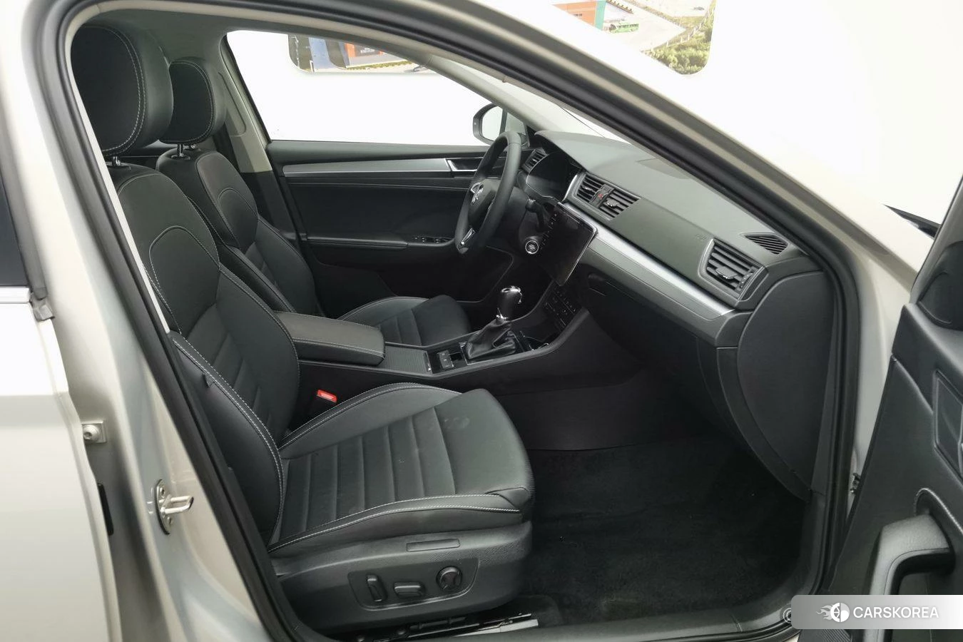 Skoda Superb id 4437913 из Китая 15