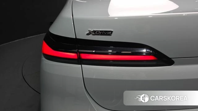 BMW 7 Series (G70) id 4691115 из Кореи 15