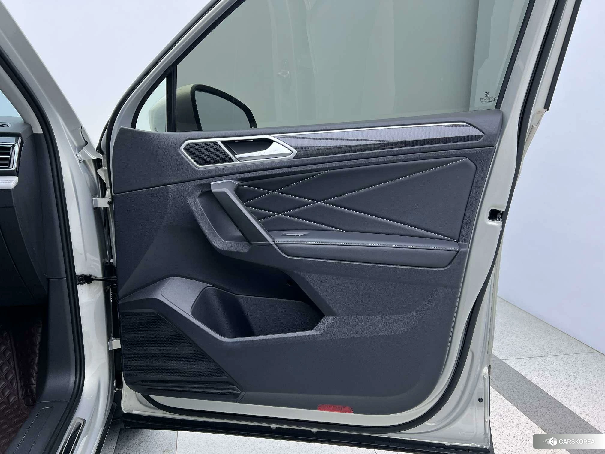 Volkswagen Tiguan L id 4406051 из Китая 15