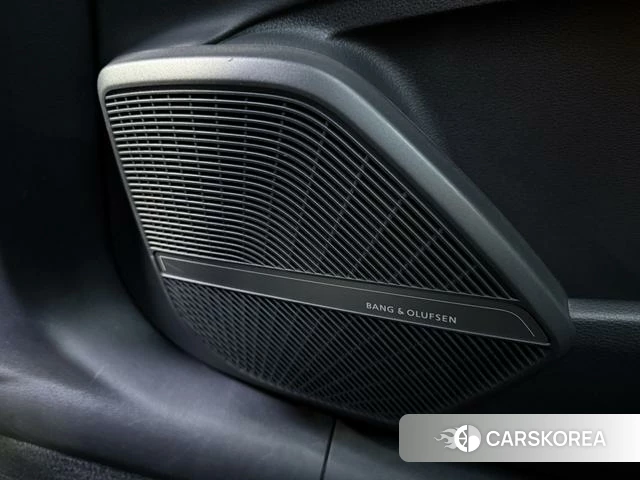 Audi Q5L id 4208238 из Китая 15