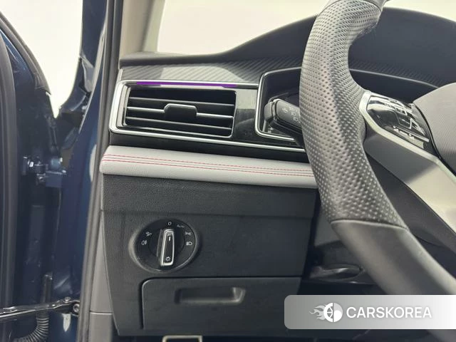 Volkswagen Tiguan L id 4258580 из Китая 15