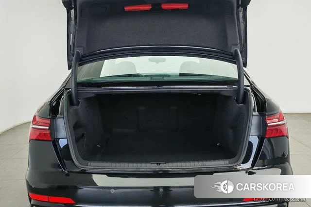 Audi A6L id 4275986 из Китая 15