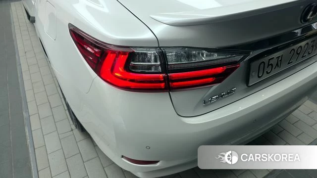 Lexus New ES300h id 4397811 из Кореи 15