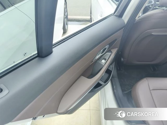 BMW 3 series id 4341727 из Китая 15