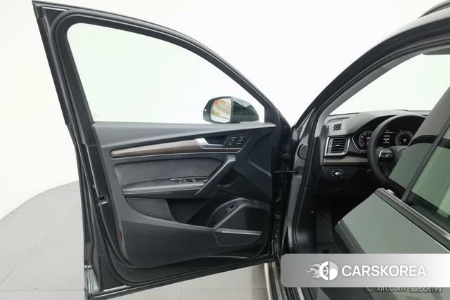 Audi Q5L id 4278951 из Китая 15