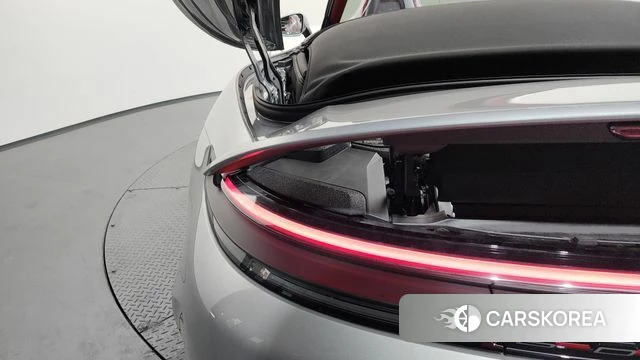 Porsche 911(992) id 4321601 из Кореи 15