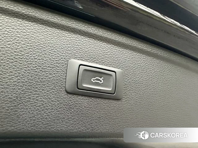 Audi Q5L id 4260606 из Китая 15