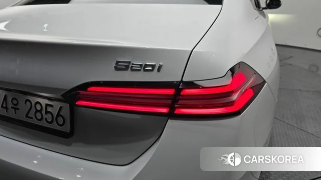 BMW 5 Series (G60) id 4329742 из Кореи 15