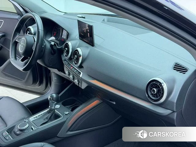Audi Q2L id 4299794 из Китая 15