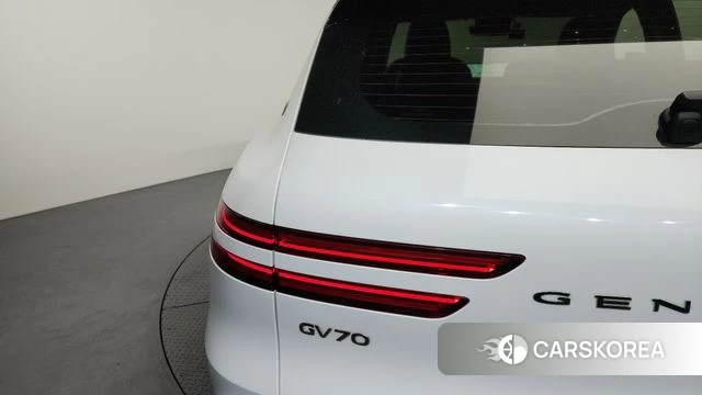 Genesis GV70 id 4267812 из Кореи 15