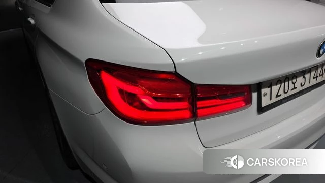 BMW 5 Series (G30) id 4689396 из Кореи 15