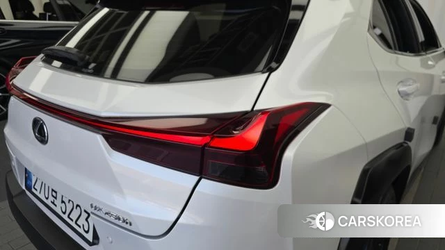 Lexus UX250h id 4463401 из Кореи 15