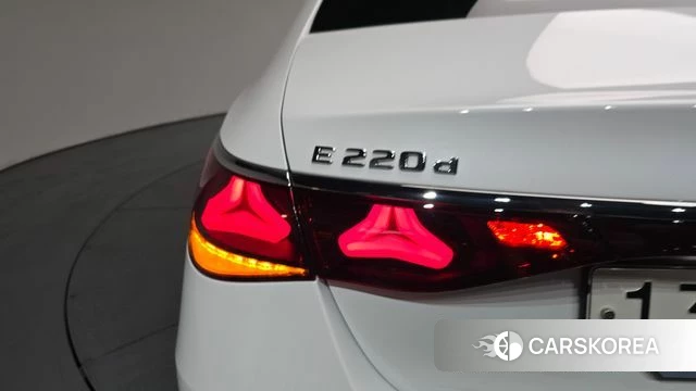 Mercedes-Benz E-Class W214 id 4280130 из Кореи 15