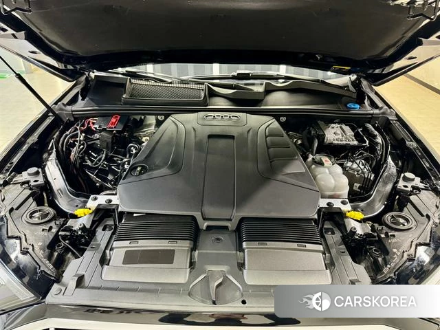 Audi Q7 id 3889881 из Китая 15