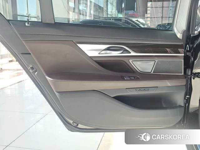 BMW 7 series id 4256854 из Китая 15