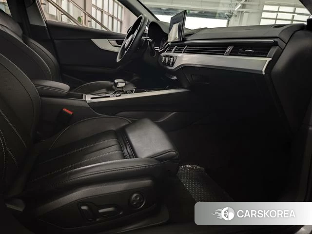 Audi A4L id 4236090 из Китая 15