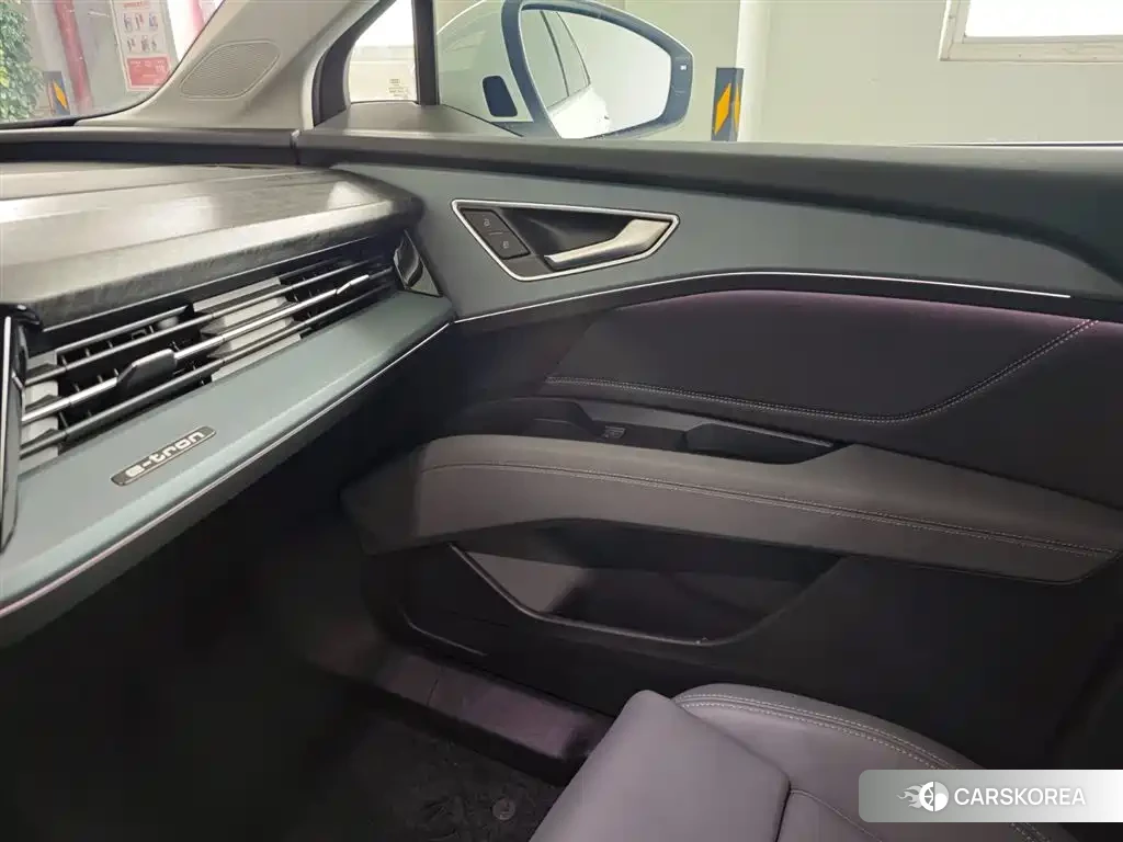 Audi Q5 e-tron id 4546530 из Китая 15
