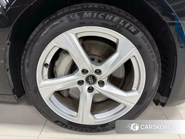 Audi A6L id 4279246 из Китая 15