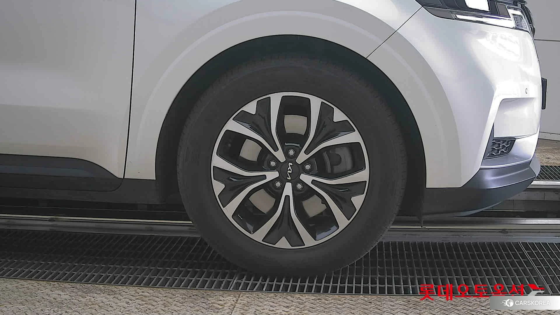 Kia Carnival id 3888419 из Кореи 15