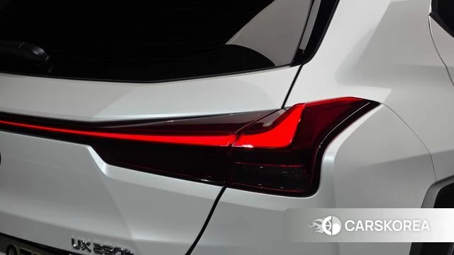 Lexus UX250h id 4849091 из Кореи 15