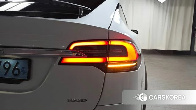 Tesla Model X id 4581731 из Кореи 15
