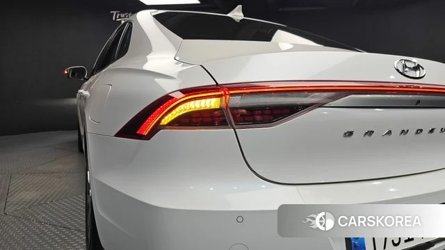 Hyundai The New Grandeur IG Hybrid id 4476661 из Кореи 15