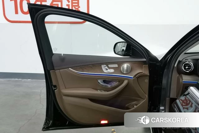 Mercedes-Benz E-class id 4297869 из Китая 15