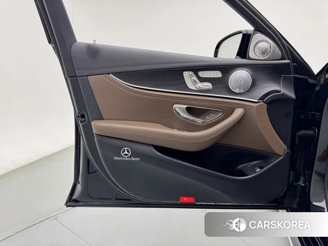 Mercedes-Benz E-class id 4258186 из Китая 15