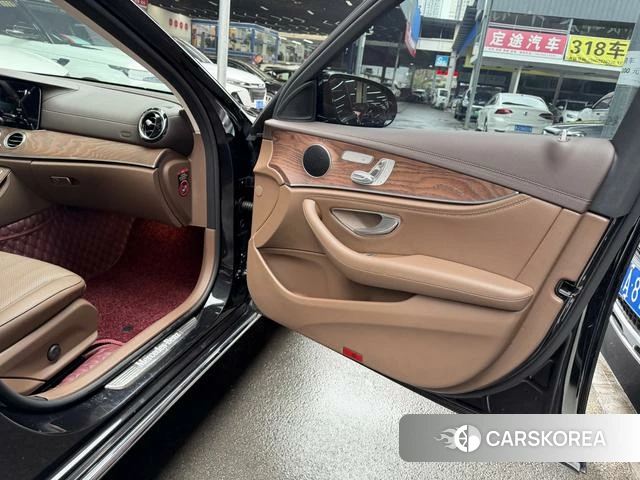 Mercedes-Benz E-class id 4290621 из Китая 15