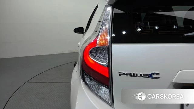 Toyota Prius C id 4759945 из Кореи 15
