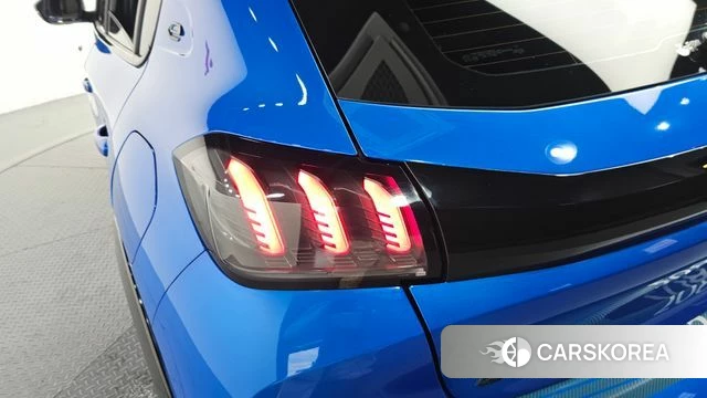 Peugeot e-208 second Generation id 4550883 из Кореи 15