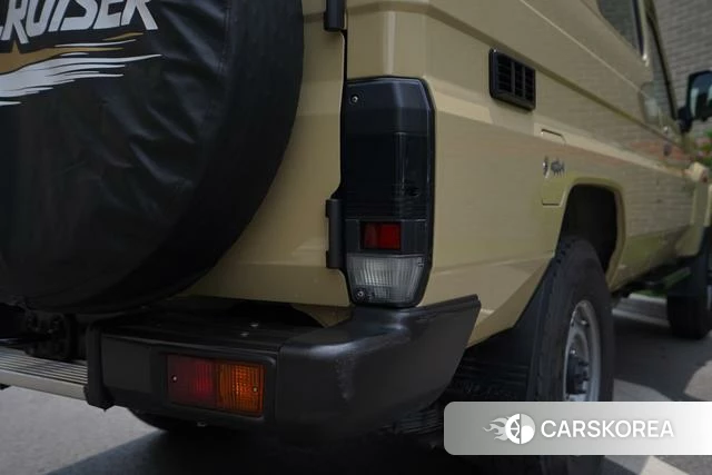 Toyota Land Cruiser 70 Series id 4314818 из Китая 15